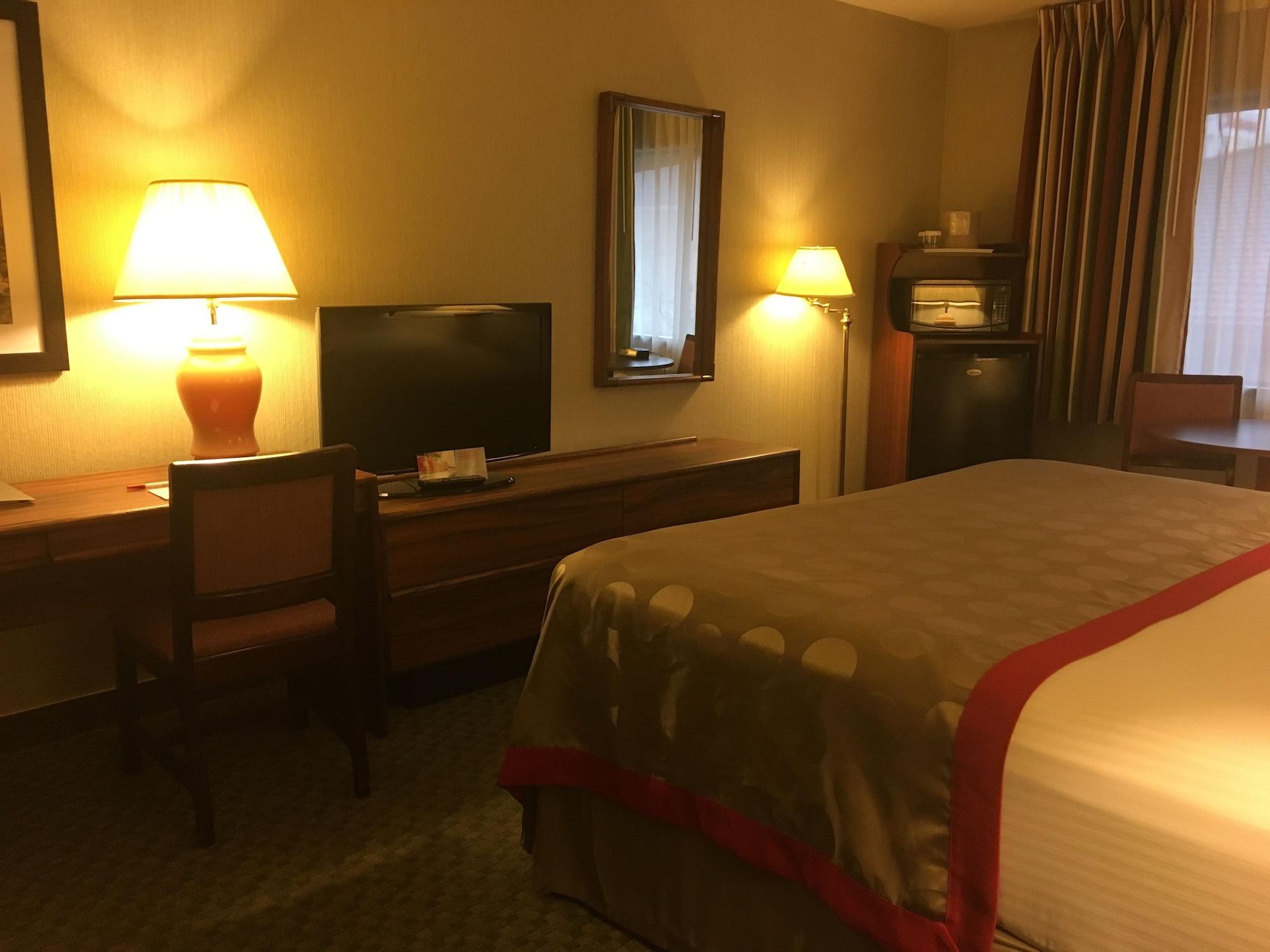 Ramada by Wyndham Portland Airport Exterior foto