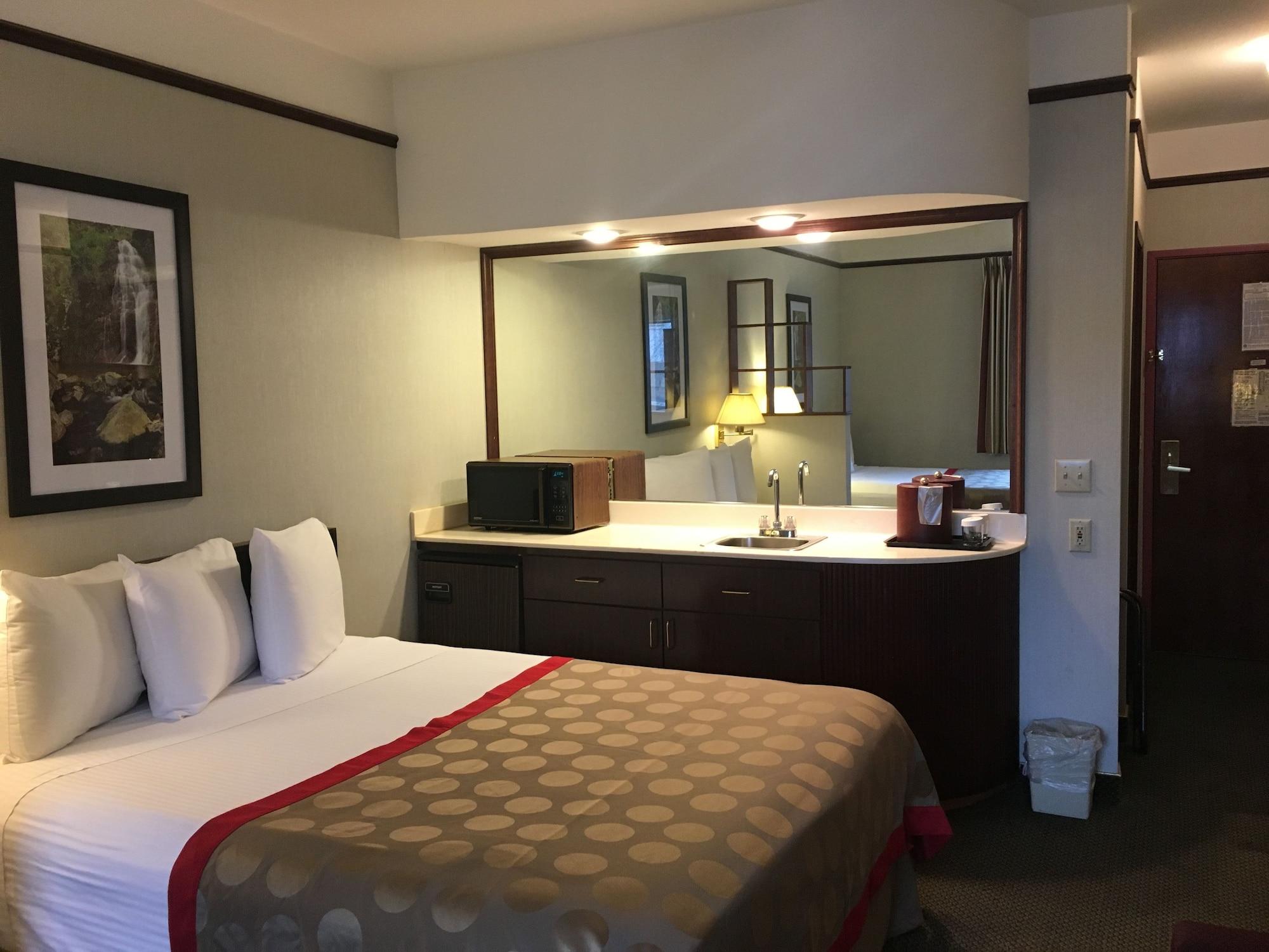 Ramada by Wyndham Portland Airport Exterior foto