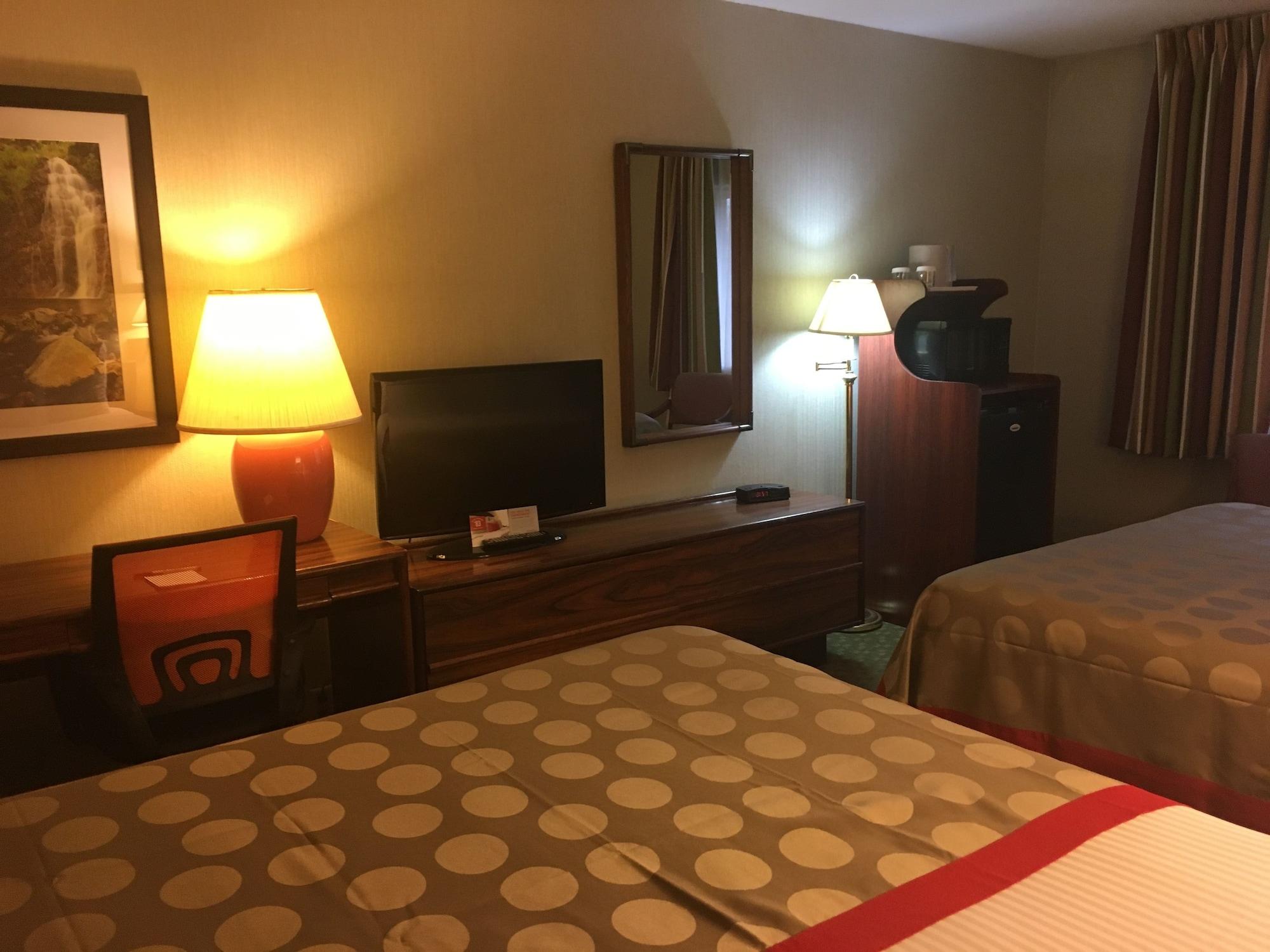 Ramada by Wyndham Portland Airport Exterior foto