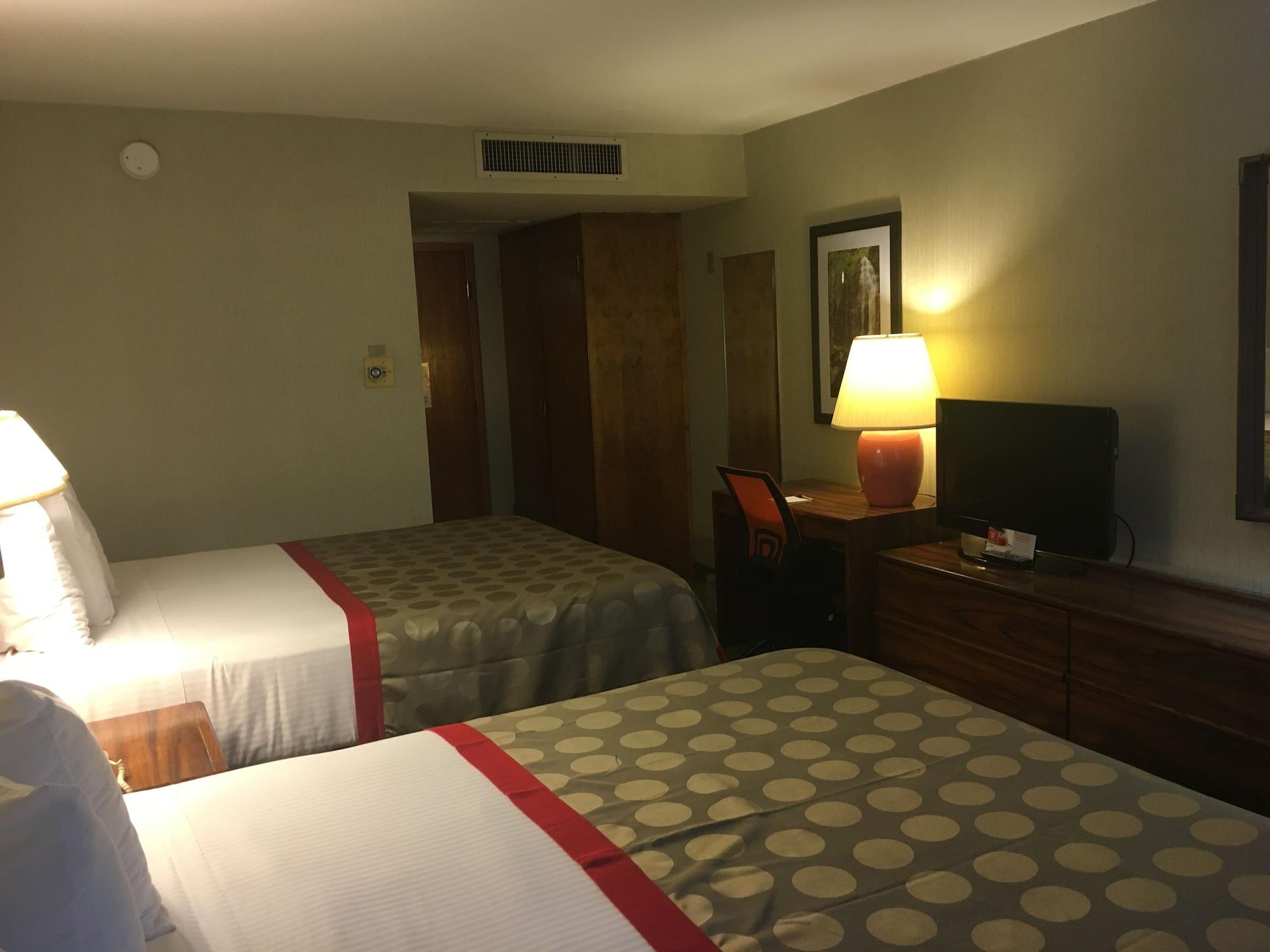 Ramada by Wyndham Portland Airport Exterior foto