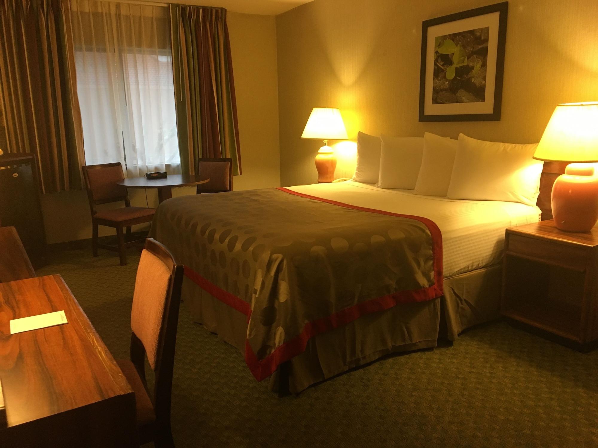 Ramada by Wyndham Portland Airport Exterior foto