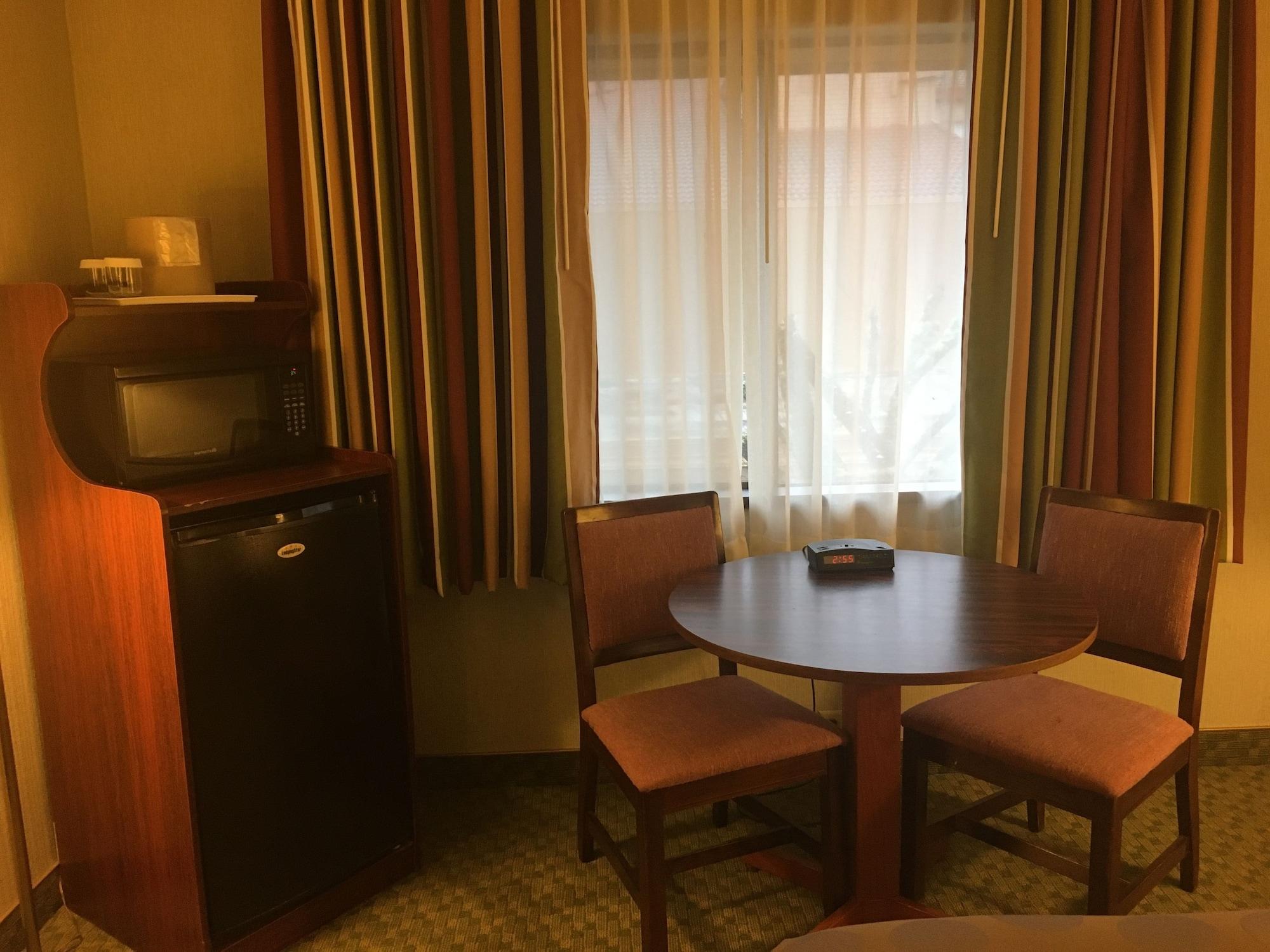Ramada by Wyndham Portland Airport Exterior foto