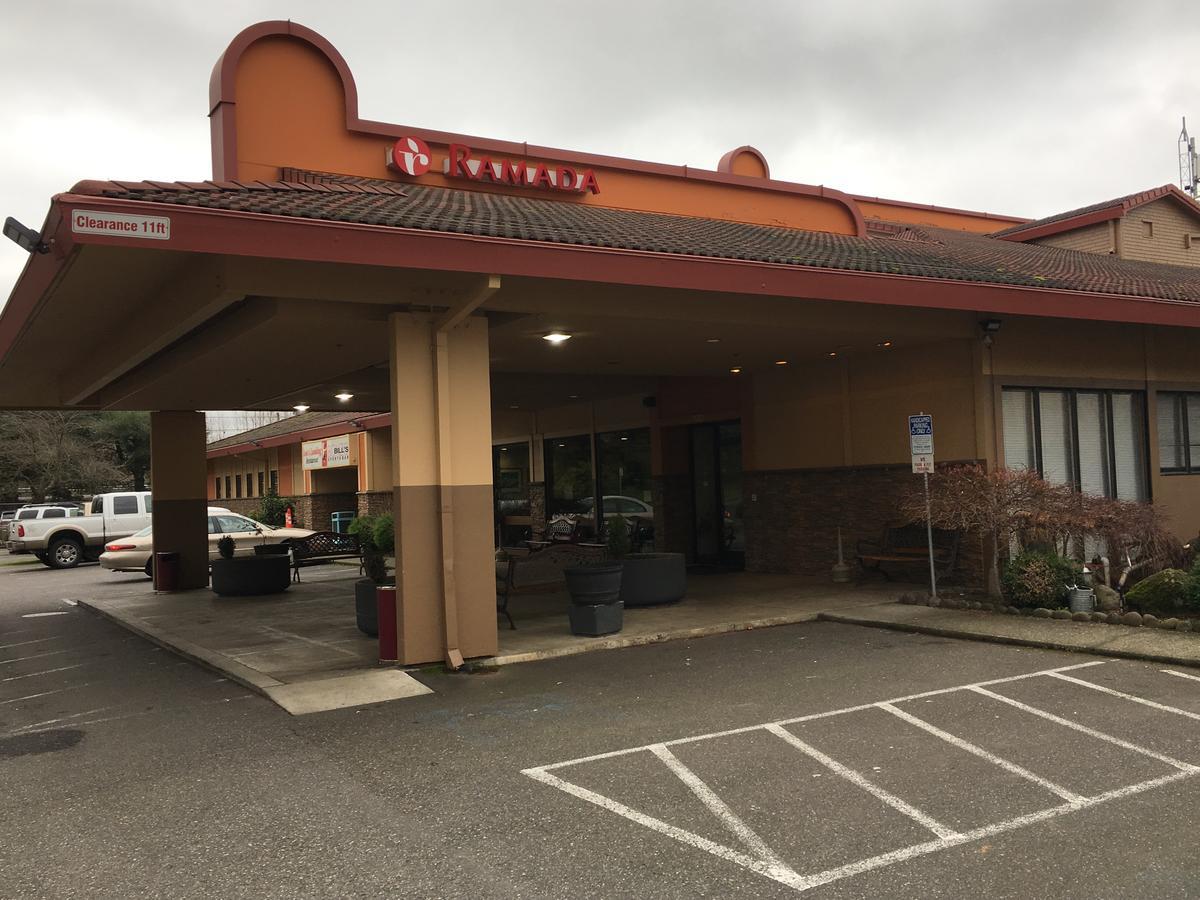 Ramada by Wyndham Portland Airport Exterior foto